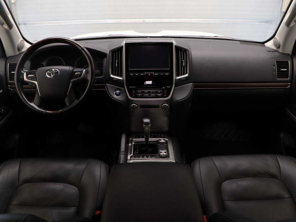 Купить Toyota Land Cruiser с пробегом. Фото: #8