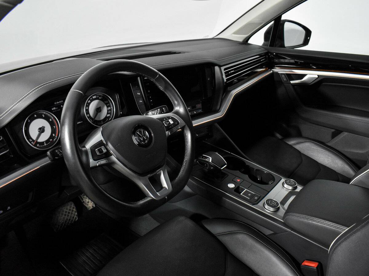 Купить Volkswagen Touareg с пробегом. Фото: #8