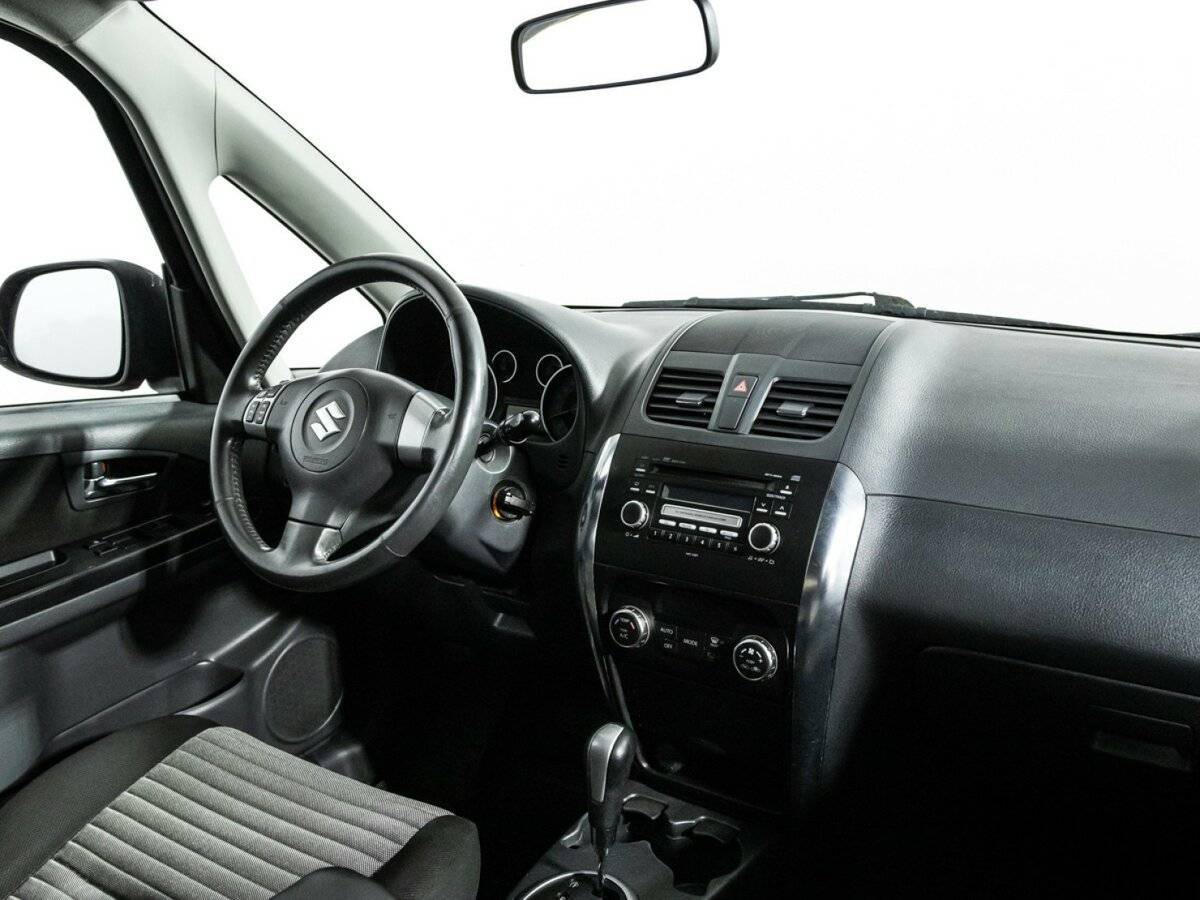 Купить Suzuki SX4 с пробегом. Фото: #8