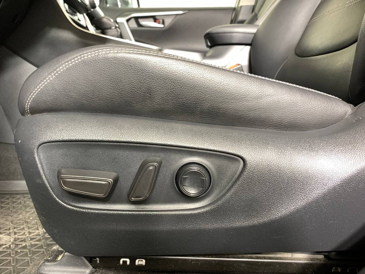 Купить Toyota RAV4 с пробегом. Фото: #15