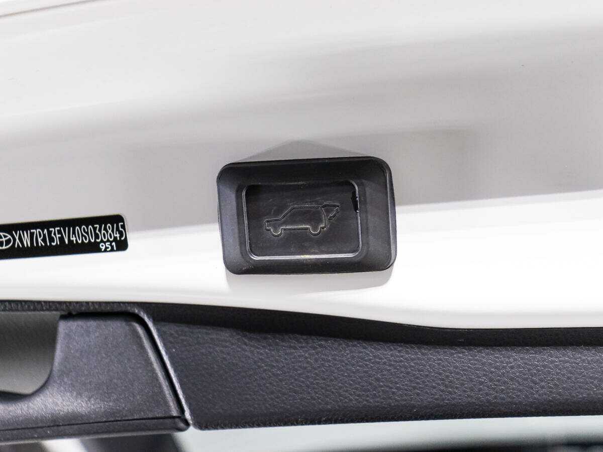 Купить Toyota RAV4 с пробегом. Фото: #14