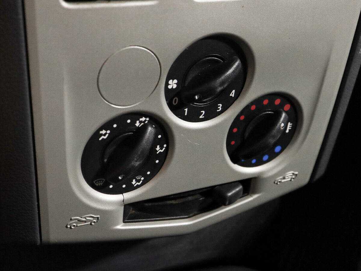 Купить Renault Logan с пробегом. Фото: #14