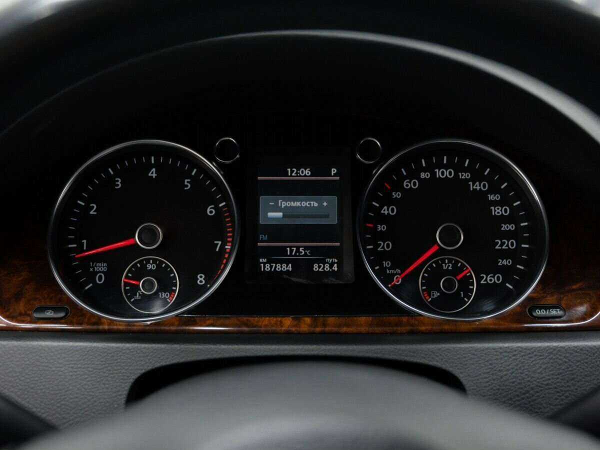 Купить Volkswagen Passat с пробегом. Фото: #22