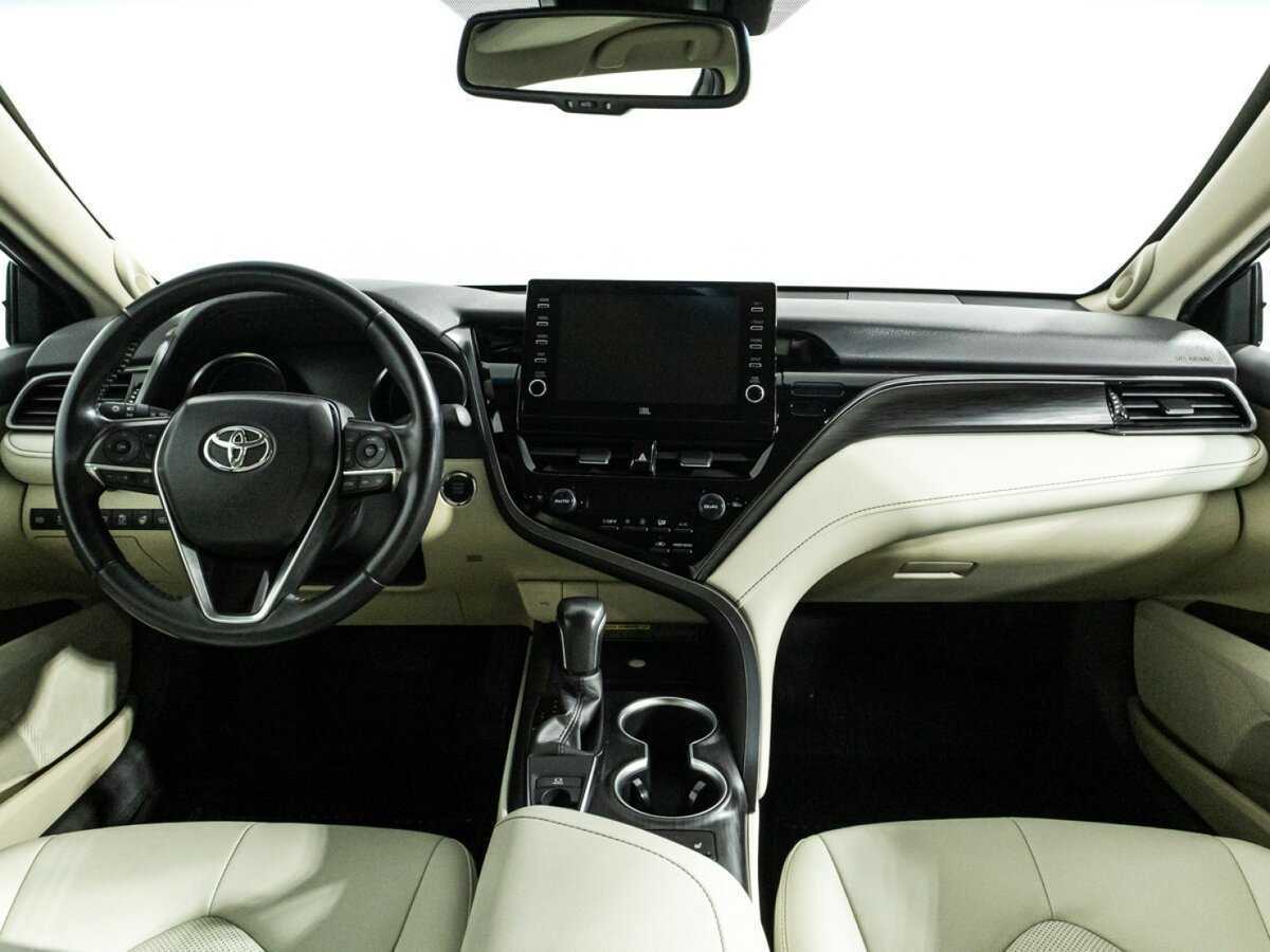Купить Toyota Camry с пробегом. Фото: #11