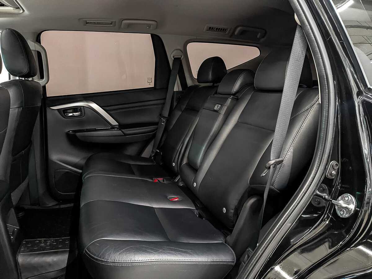 Купить Mitsubishi Montero Sport с пробегом. Фото: #15
