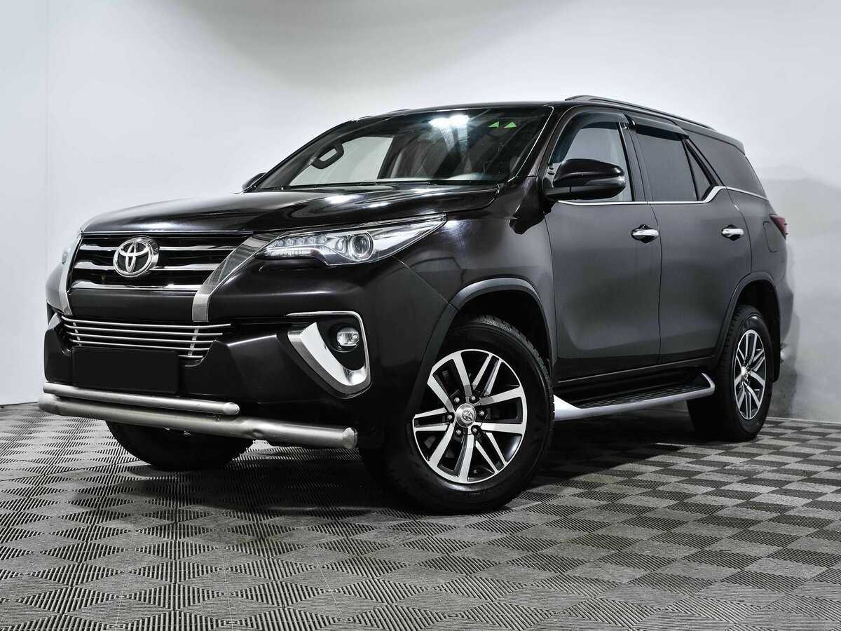 Купить Toyota Fortuner с пробегом. Фото: #0