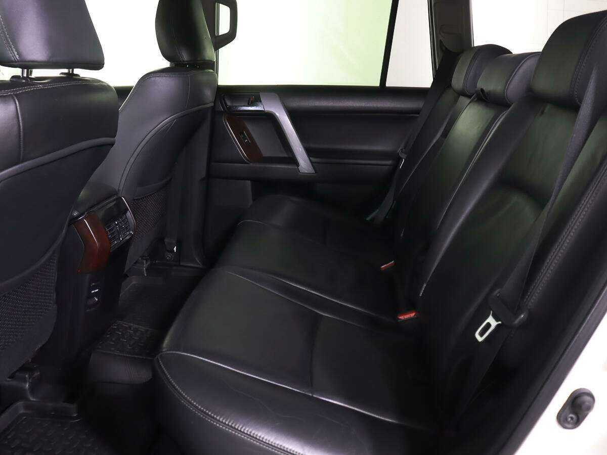 Купить Toyota Land Cruiser Prado с пробегом. Фото: #8