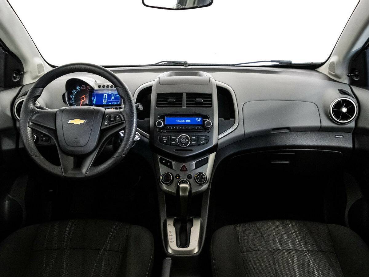 Купить Chevrolet Aveo с пробегом. Фото: #9