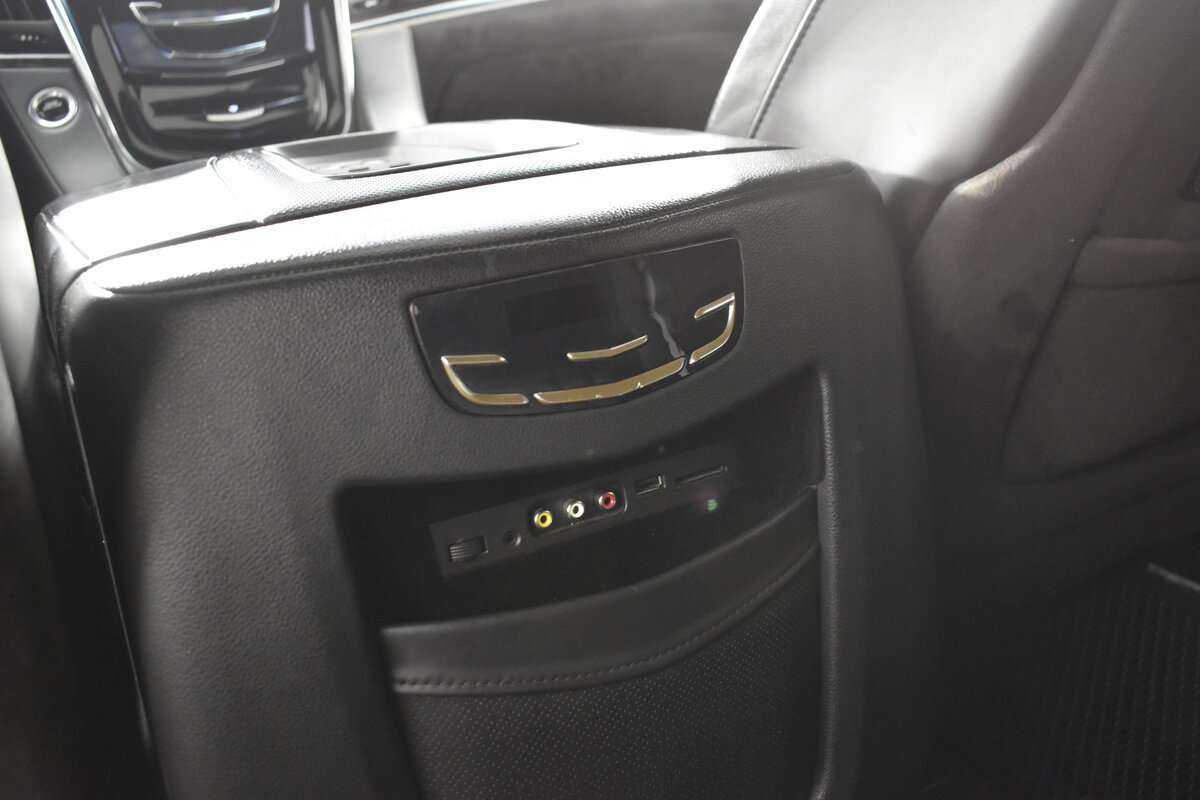 Купить Cadillac Escalade с пробегом. Фото: #14