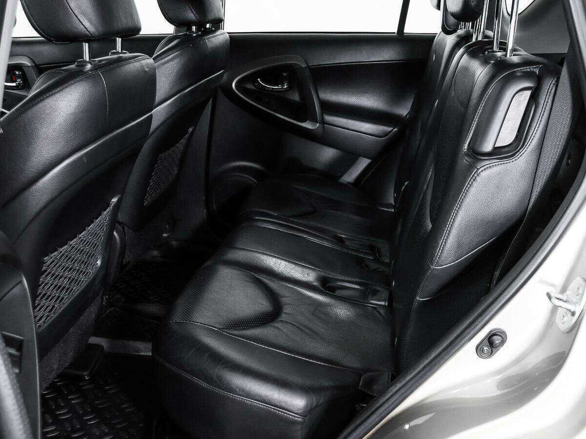 Купить Toyota RAV4 с пробегом. Фото: #11