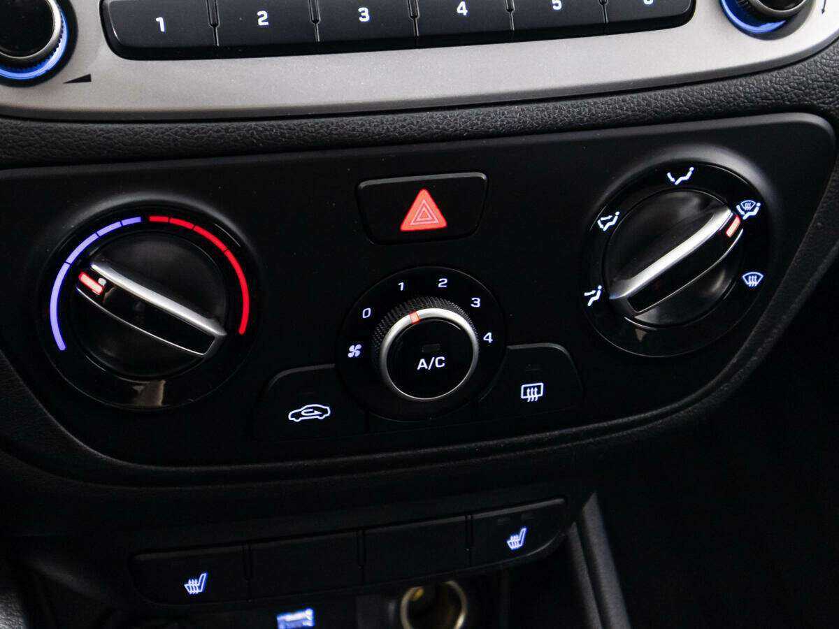 Купить Hyundai Solaris с пробегом. Фото: #14