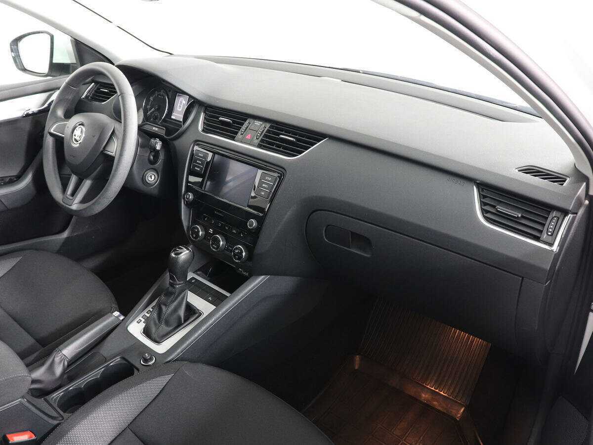 Купить Skoda Octavia с пробегом. Фото: #9