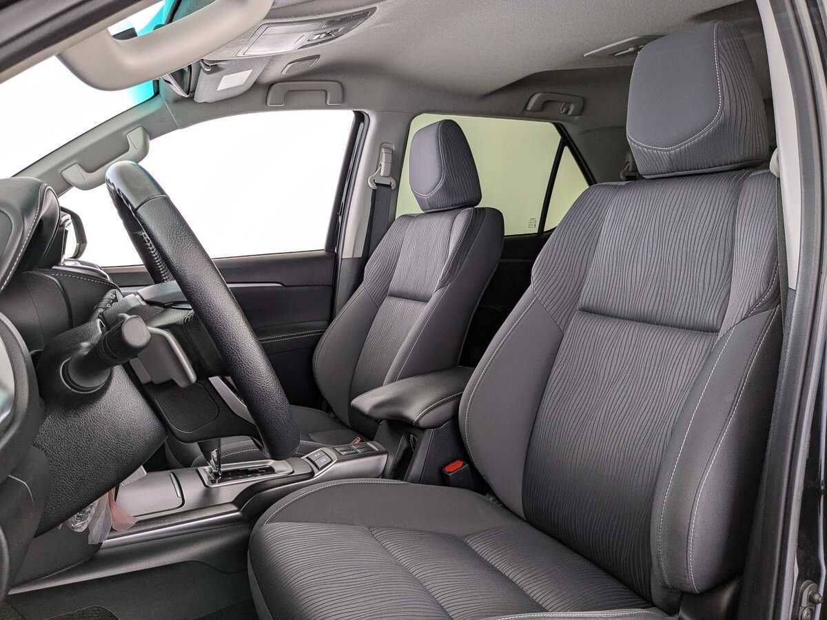 Купить Toyota Fortuner с пробегом. Фото: #15