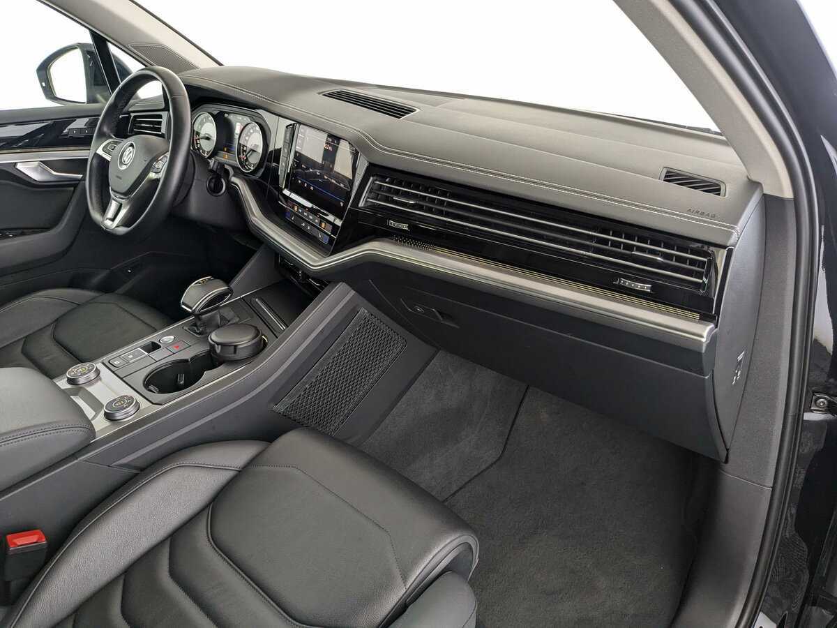 Купить Volkswagen Touareg с пробегом. Фото: #8