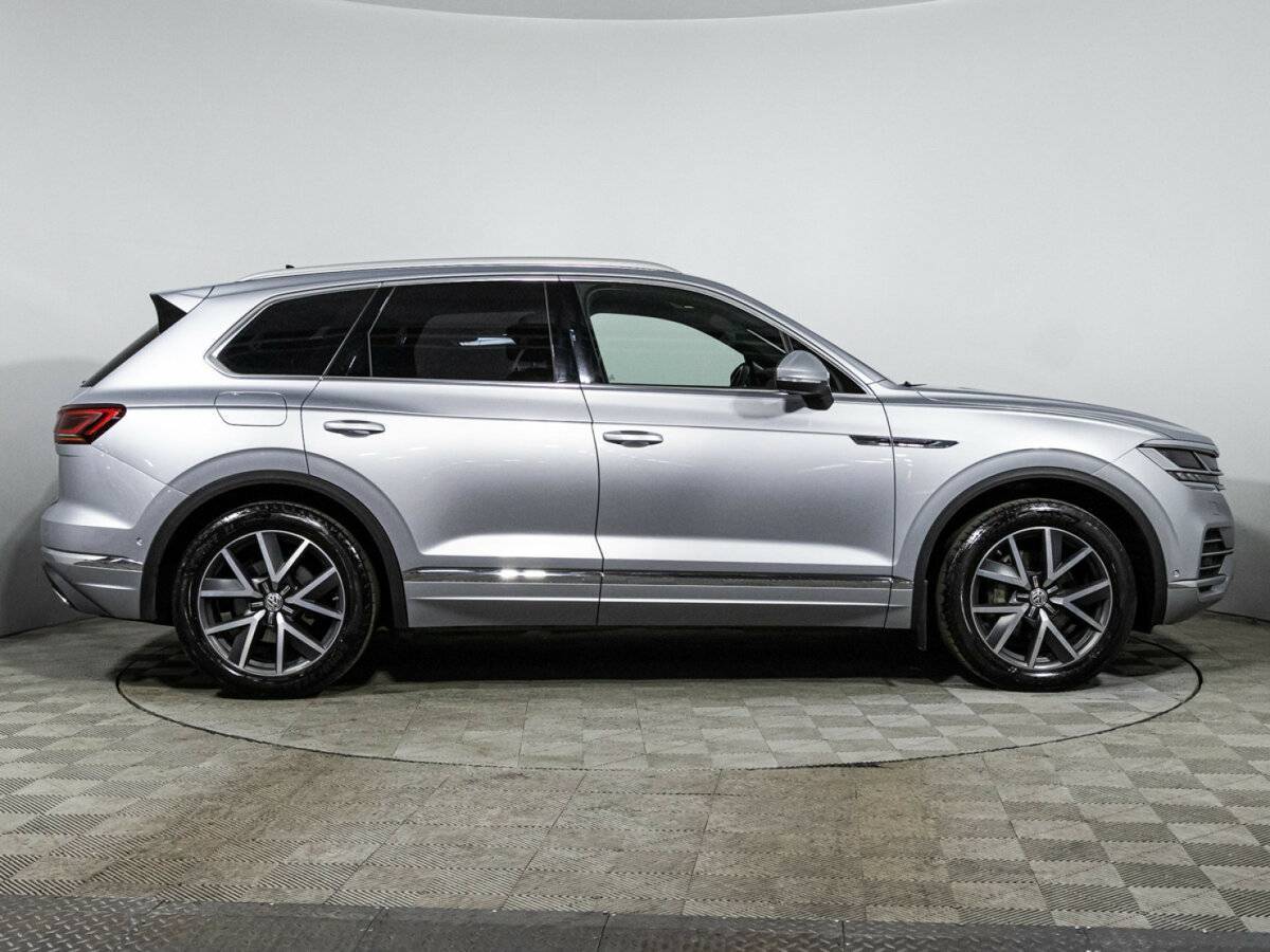 Купить Volkswagen Touareg с пробегом. Фото: #3