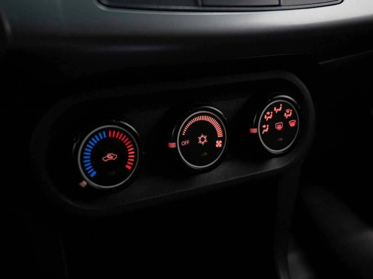 Купить Mitsubishi Lancer с пробегом. Фото: #17