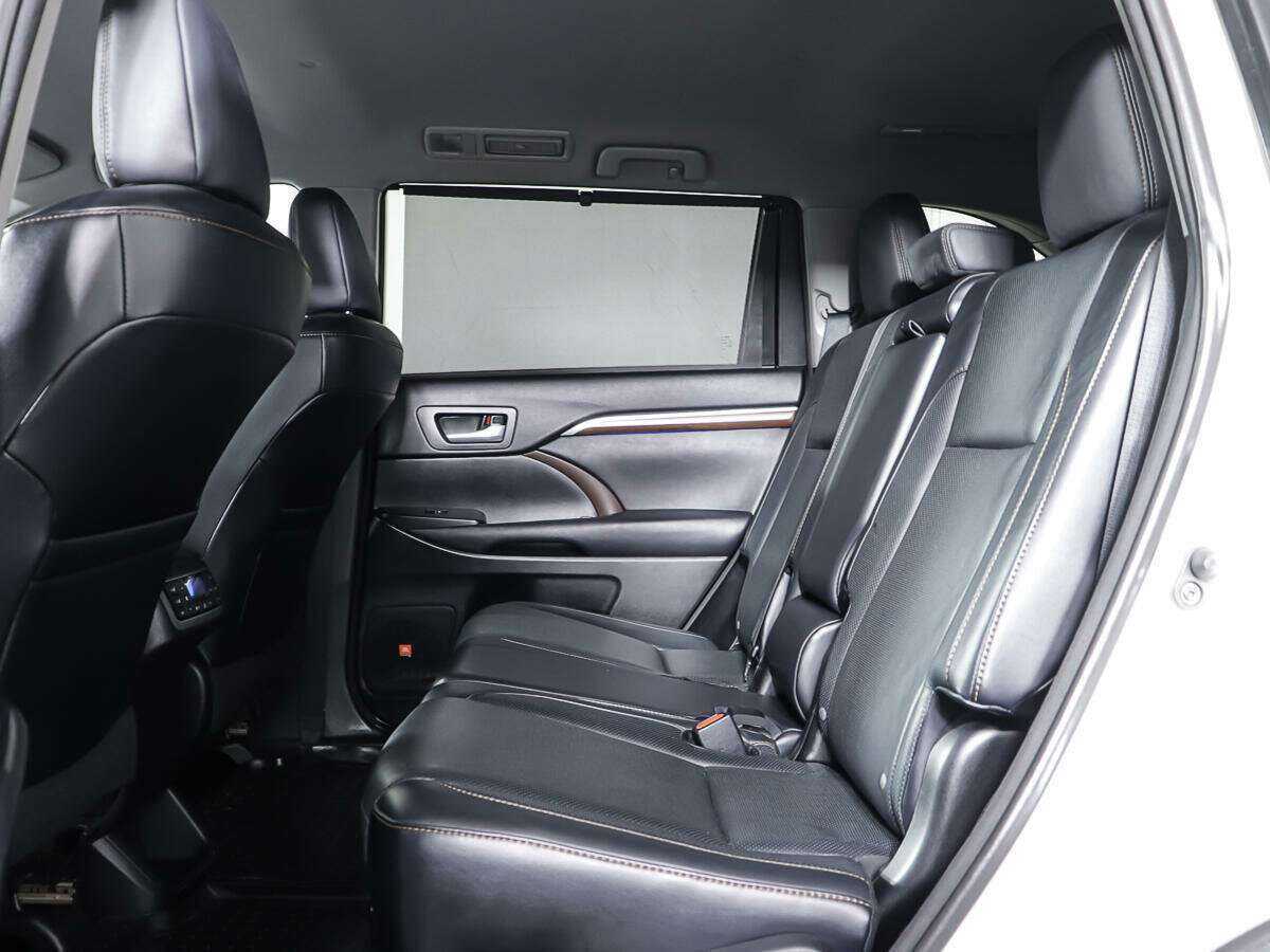 Купить Toyota Highlander с пробегом. Фото: #11