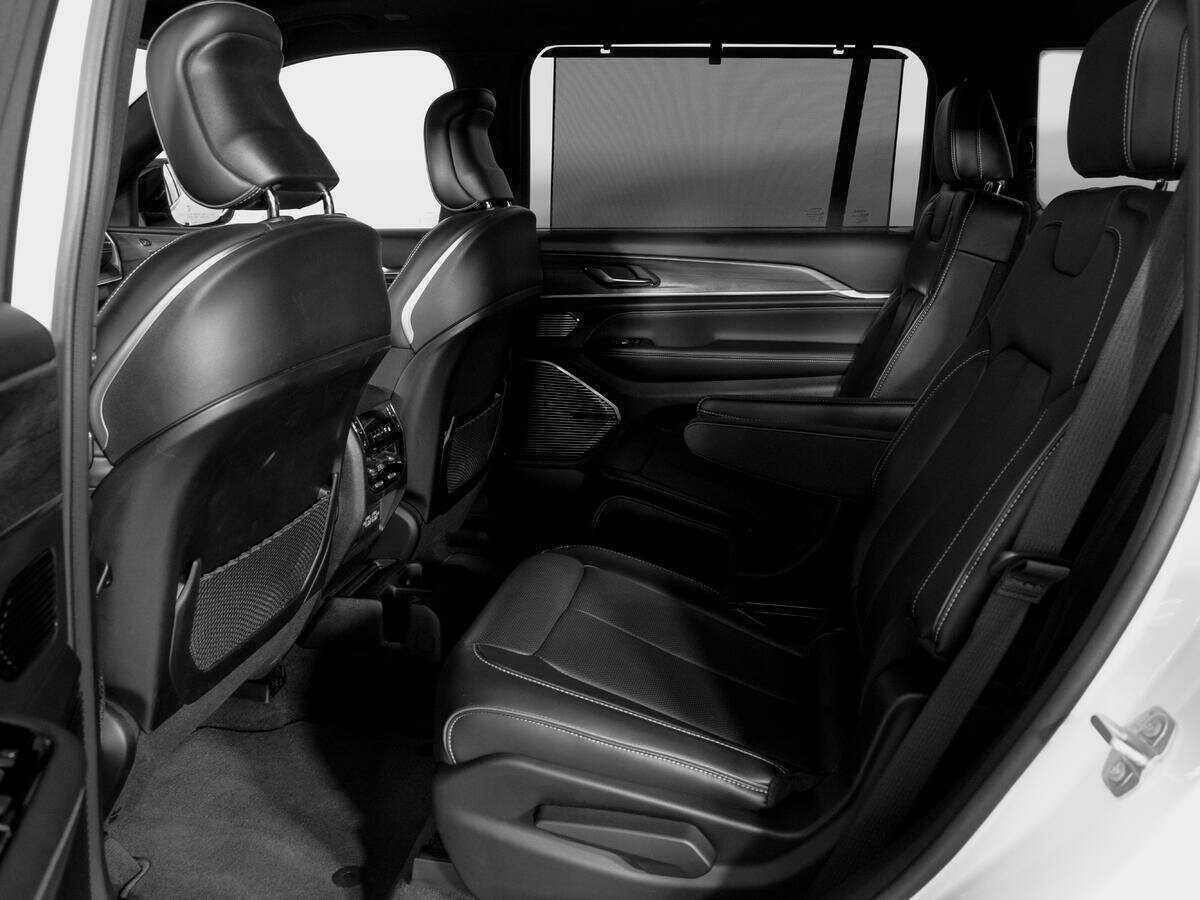 Купить Jeep Grand Cherokee с пробегом. Фото: #9
