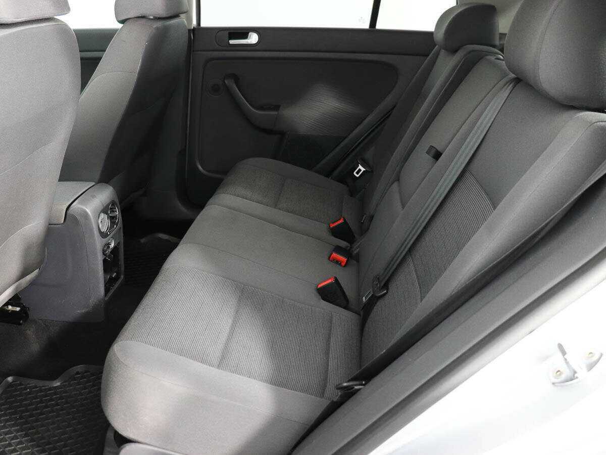 Купить Volkswagen Golf Plus с пробегом. Фото: #10
