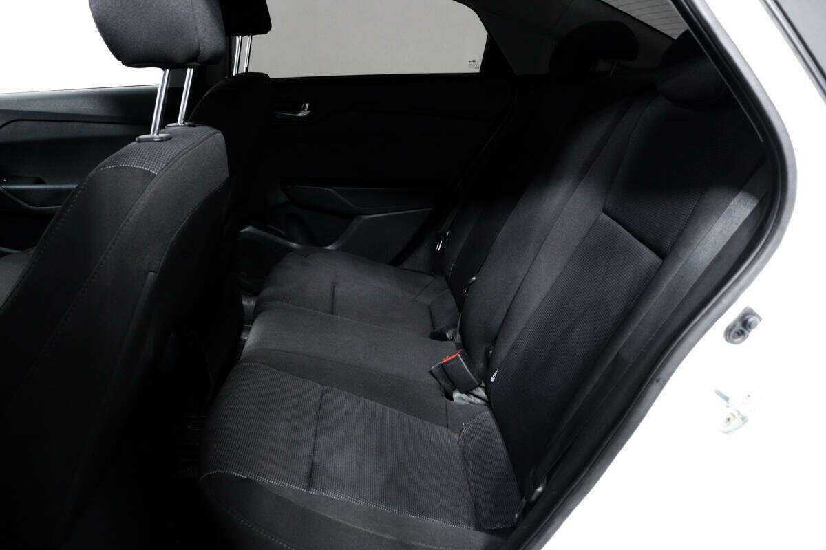 Купить Hyundai Solaris с пробегом. Фото: #11