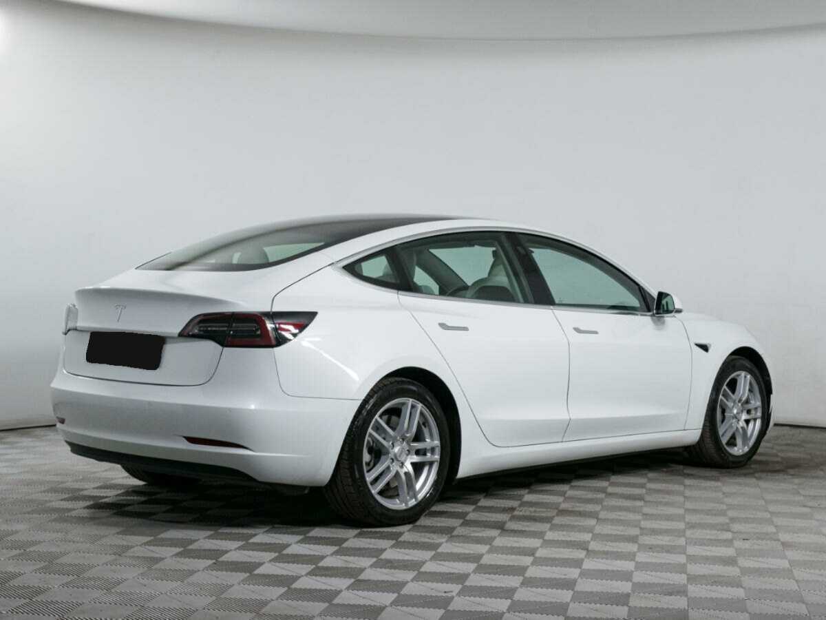 Купить Tesla Model 3 с пробегом. Фото: #2