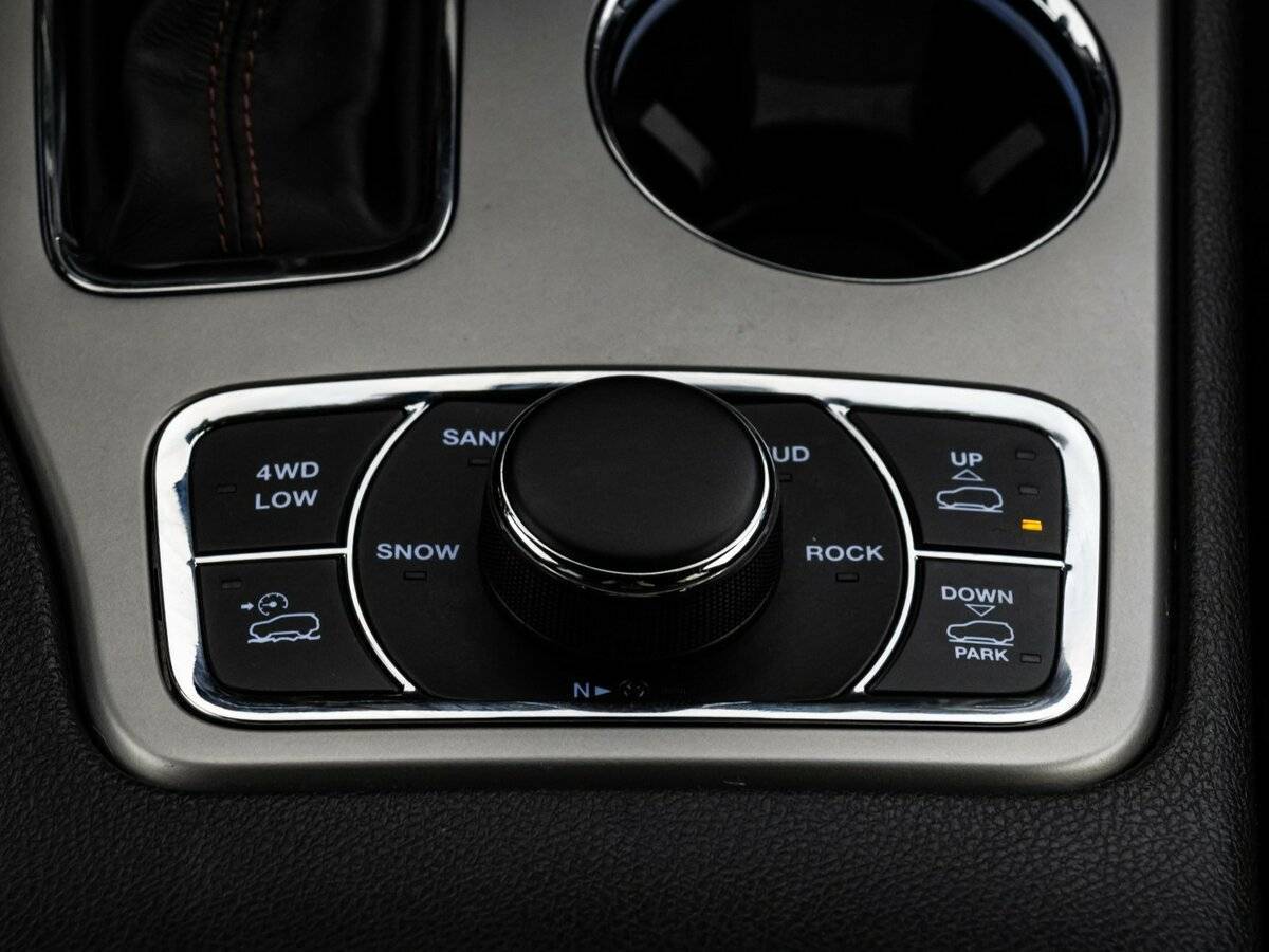 Купить Jeep Grand Cherokee с пробегом. Фото: #13