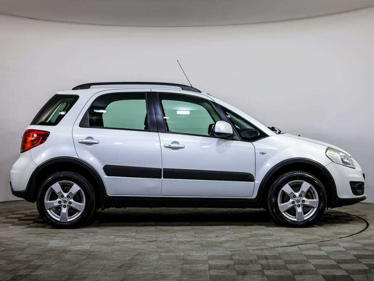 Купить Suzuki SX4 с пробегом. Фото: #2