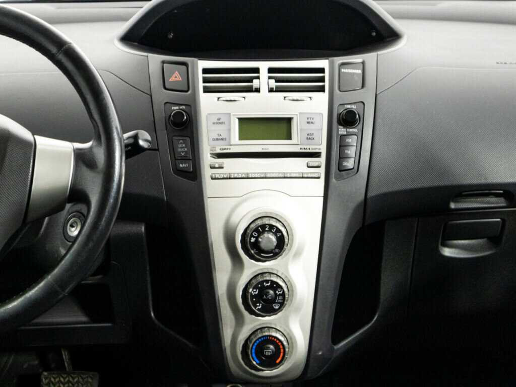 Купить Toyota Yaris с пробегом. Фото: #13