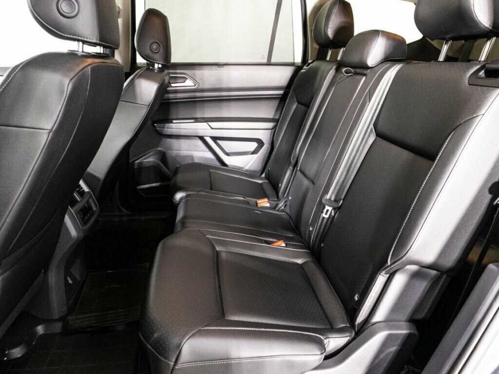 Купить Volkswagen Teramont с пробегом. Фото: #9