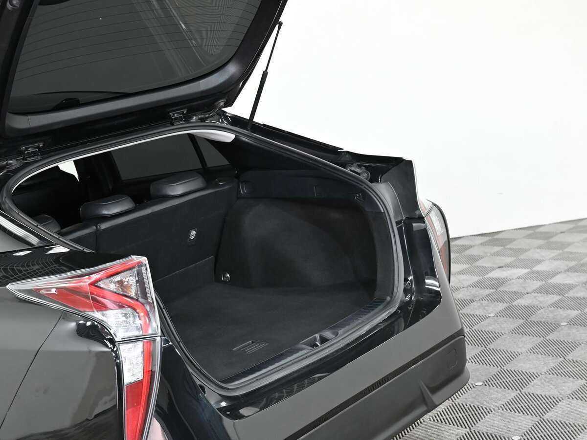 Купить Toyota Prius с пробегом. Фото: #14
