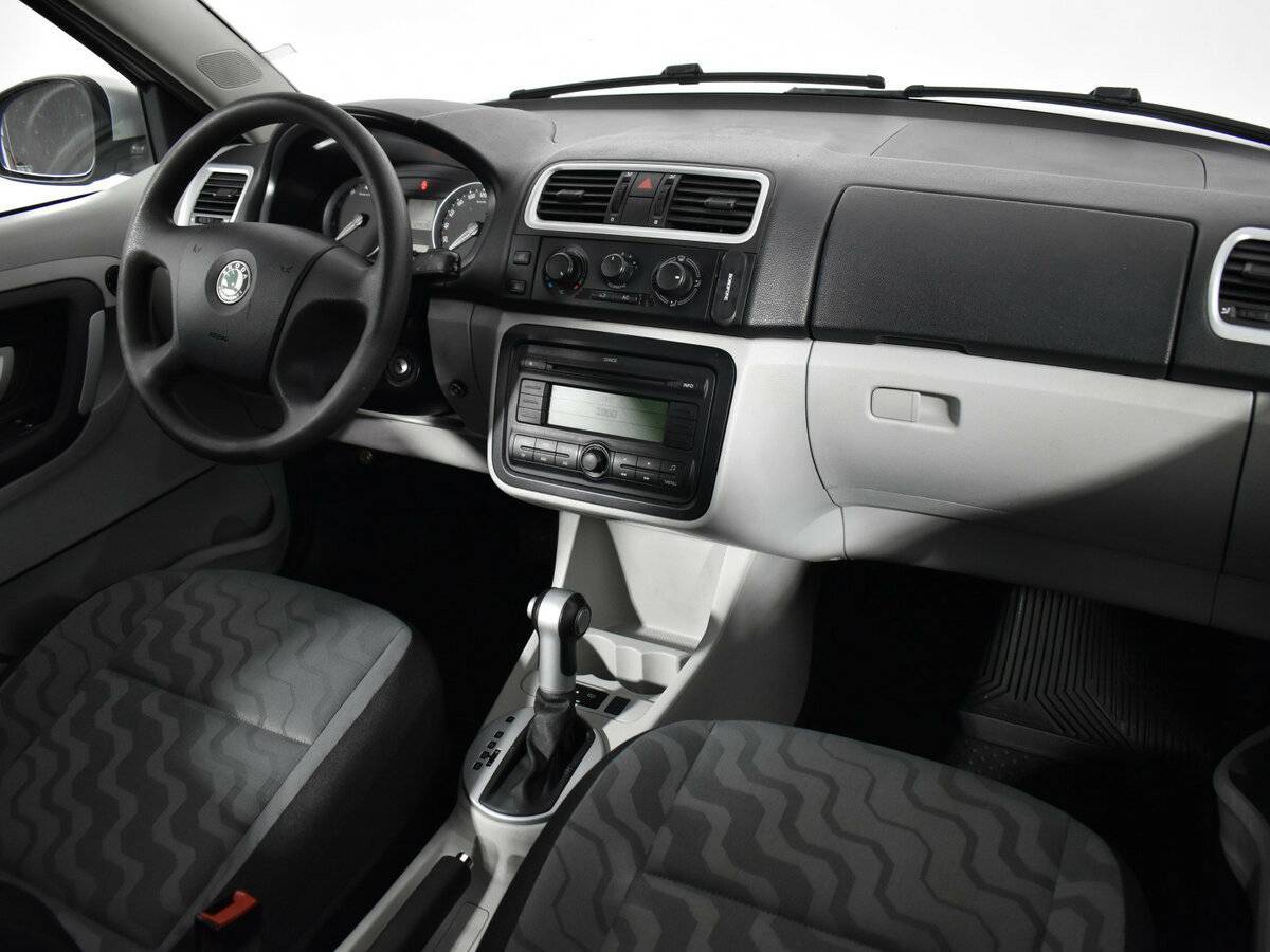 Купить Skoda Fabia с пробегом. Фото: #9