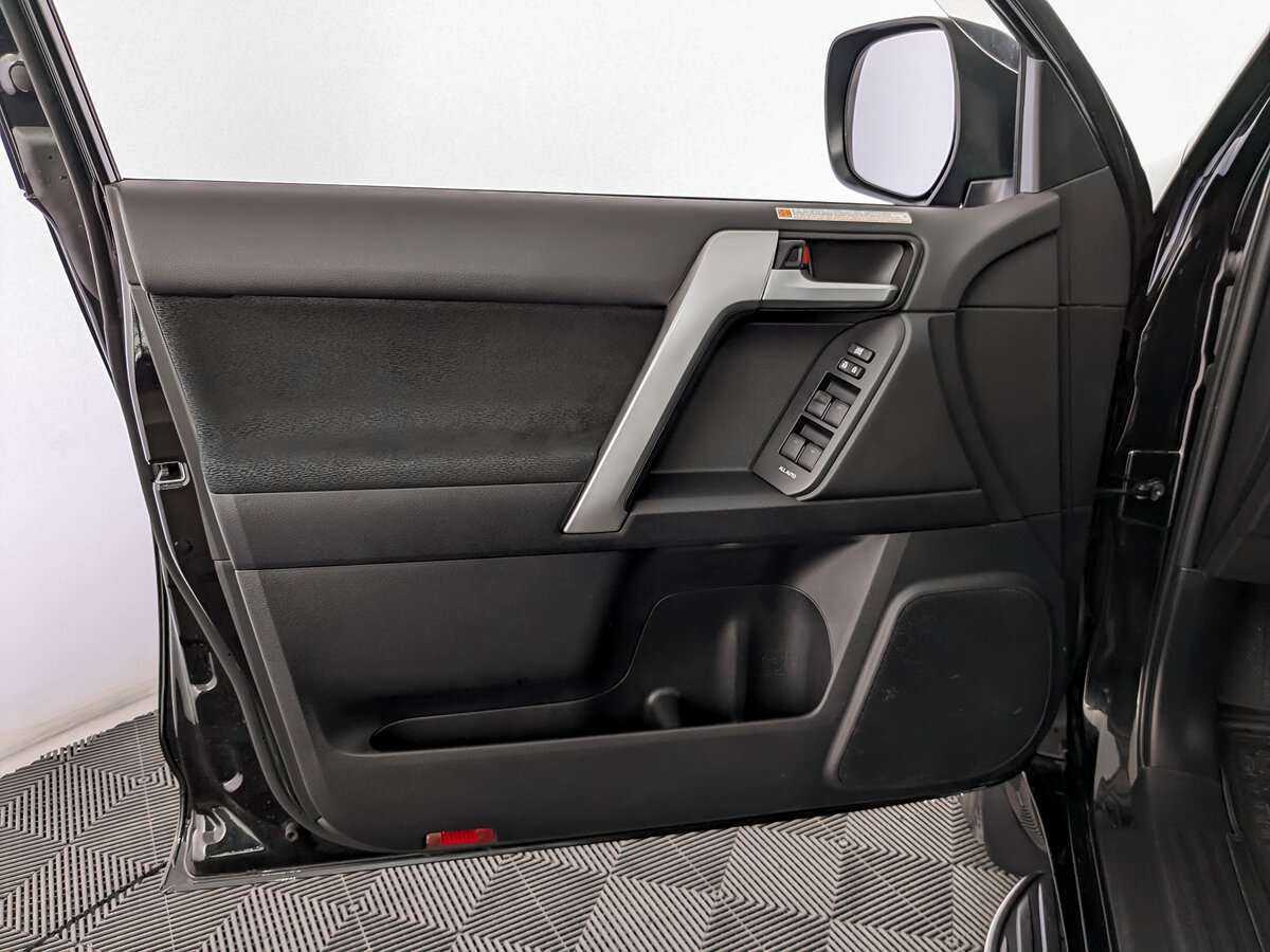 Купить Toyota Land Cruiser Prado с пробегом. Фото: #15