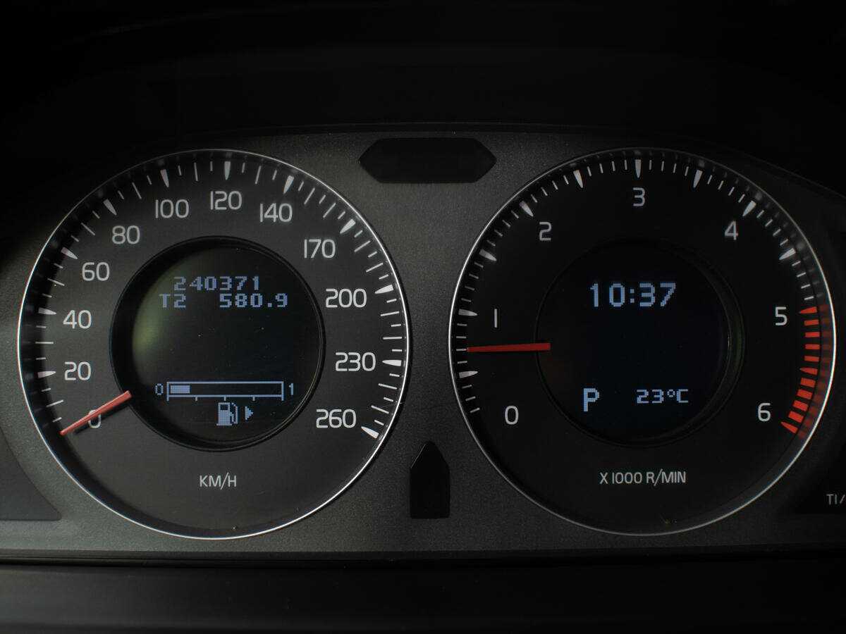 Купить Volvo XC70 с пробегом. Фото: #10