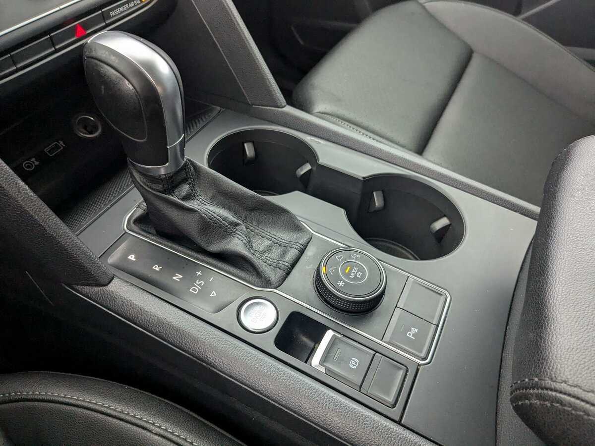 Купить Volkswagen Teramont с пробегом. Фото: #13