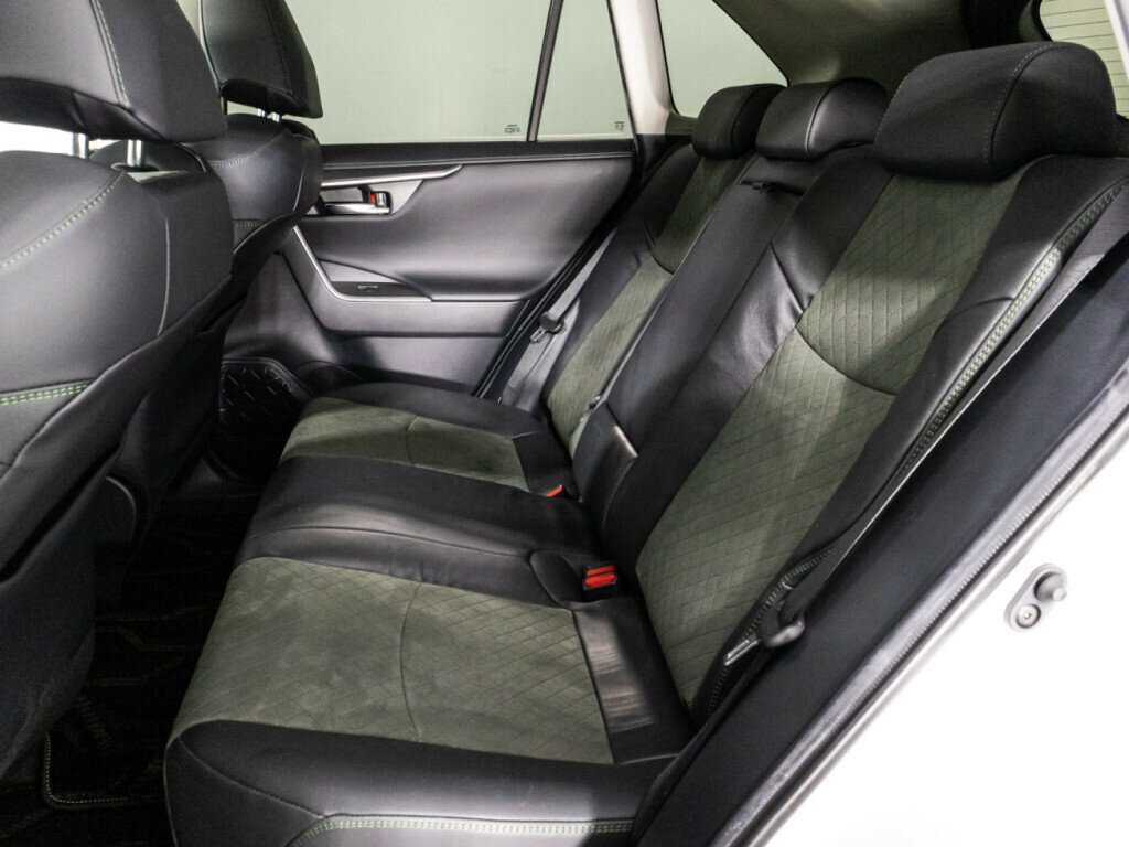Купить Toyota RAV4 с пробегом. Фото: #9