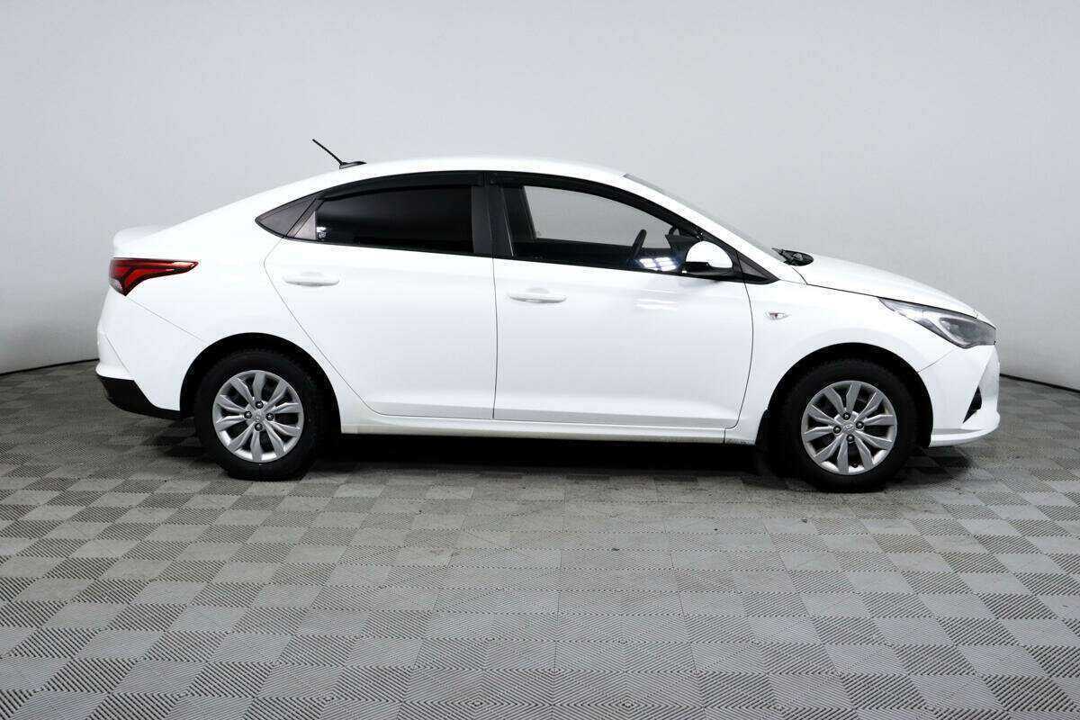 Купить Hyundai Solaris с пробегом. Фото: #3