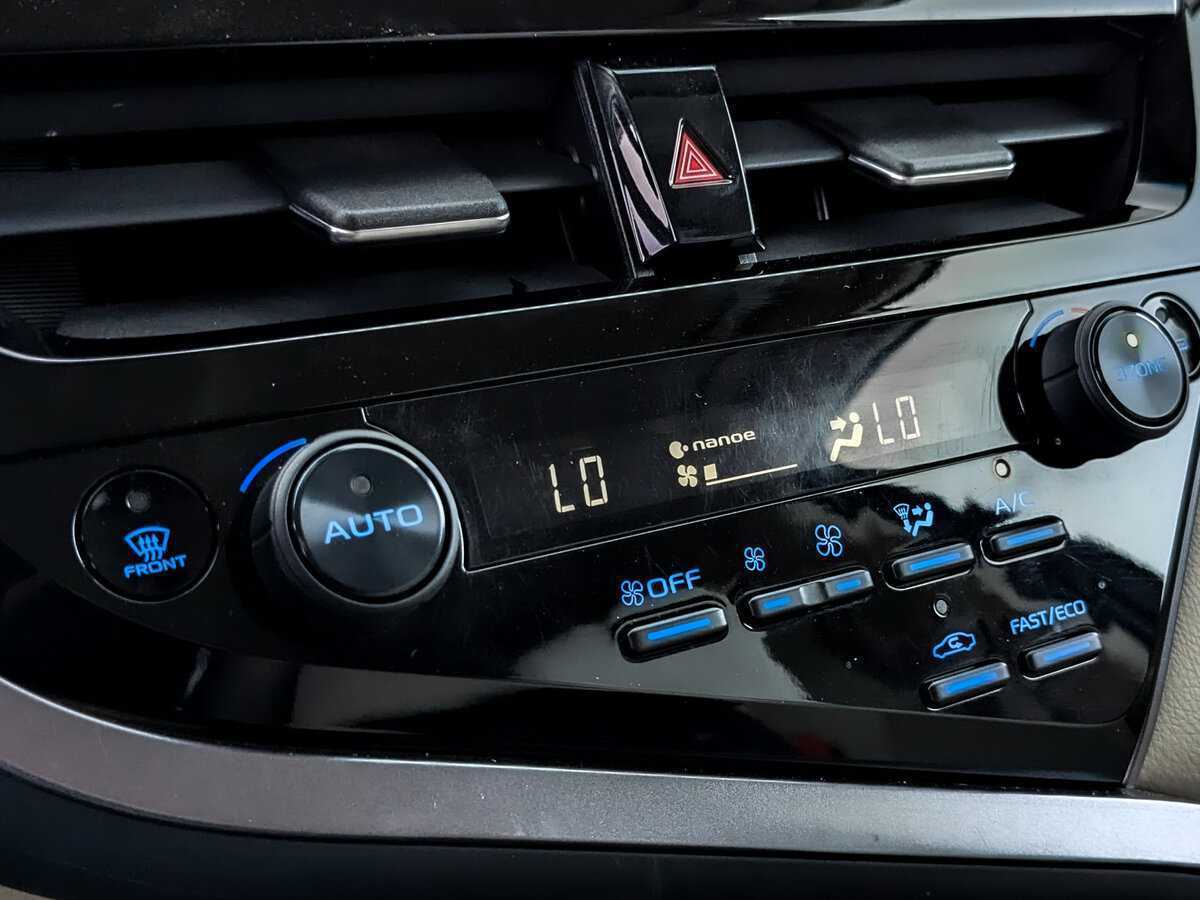 Купить Toyota Camry с пробегом. Фото: #21