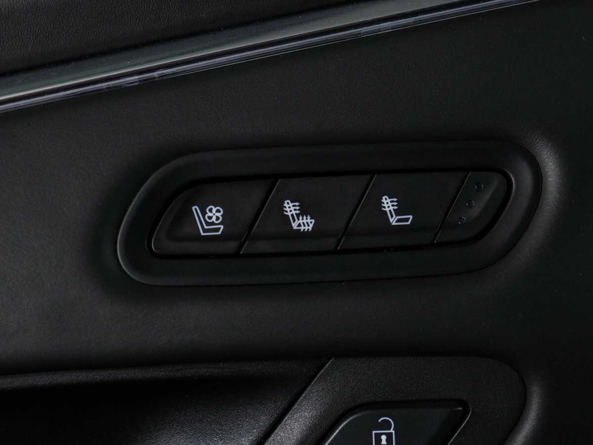 Купить Cadillac Escalade с пробегом. Фото: #24