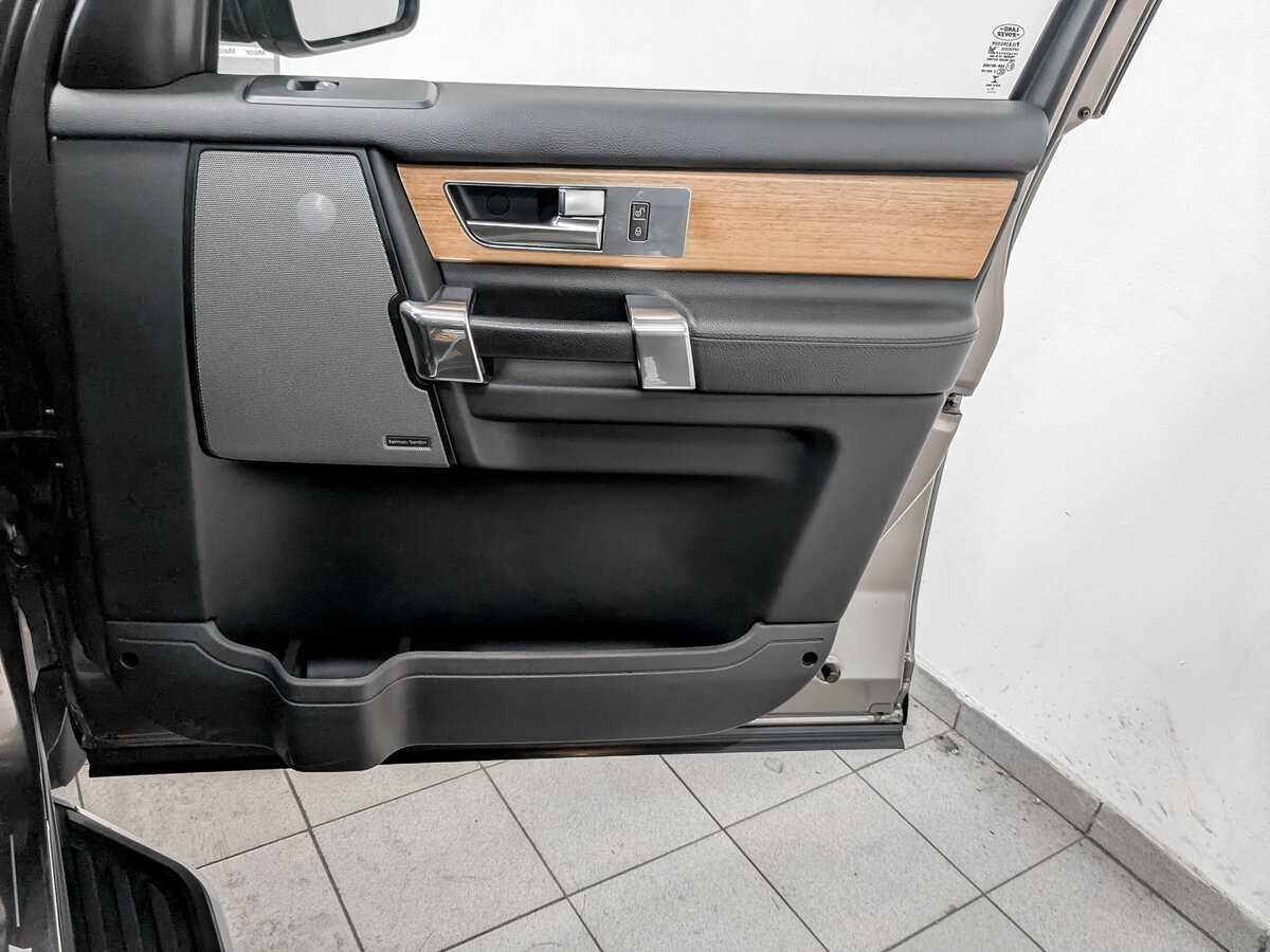 Купить Land Rover Discovery с пробегом. Фото: #23