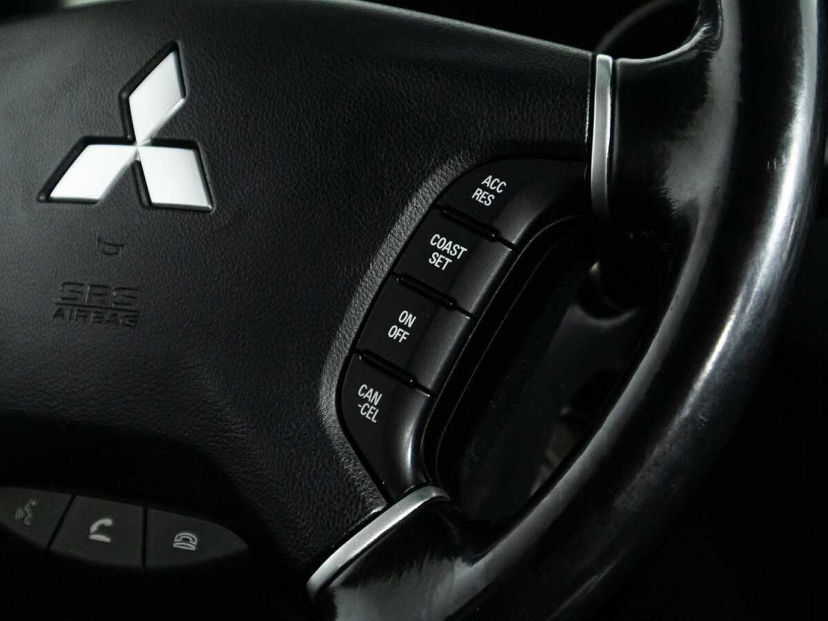 Купить Mitsubishi Pajero с пробегом. Фото: #16