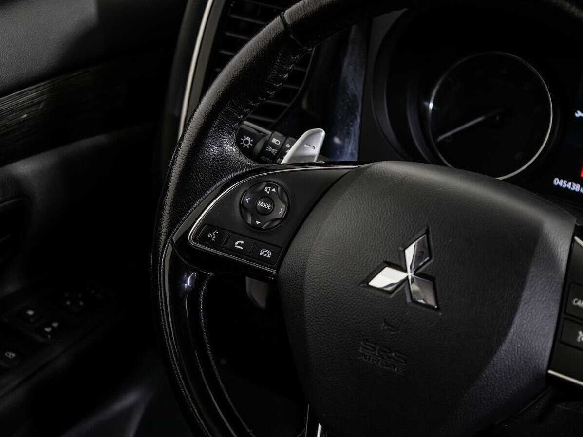 Купить Mitsubishi Outlander с пробегом. Фото: #11