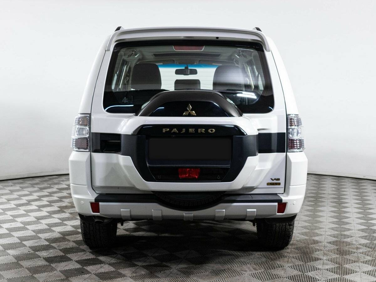 Купить Mitsubishi Pajero с пробегом. Фото: #4