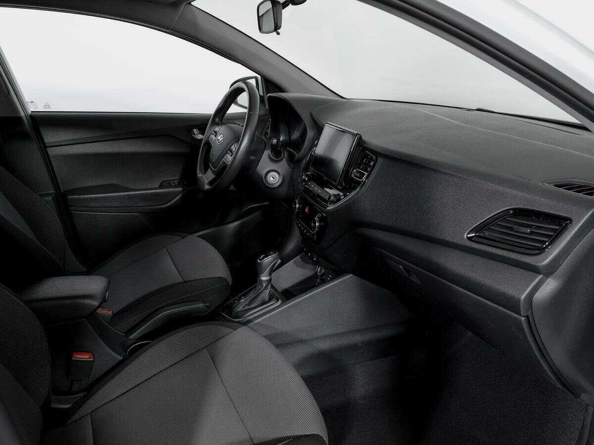 Купить Hyundai Solaris с пробегом. Фото: #8