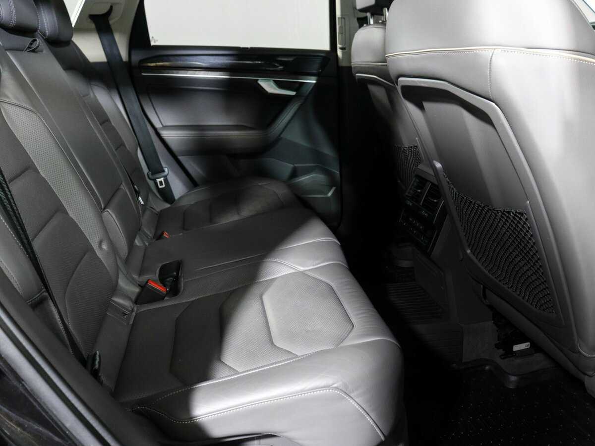 Купить Volkswagen Touareg с пробегом. Фото: #9