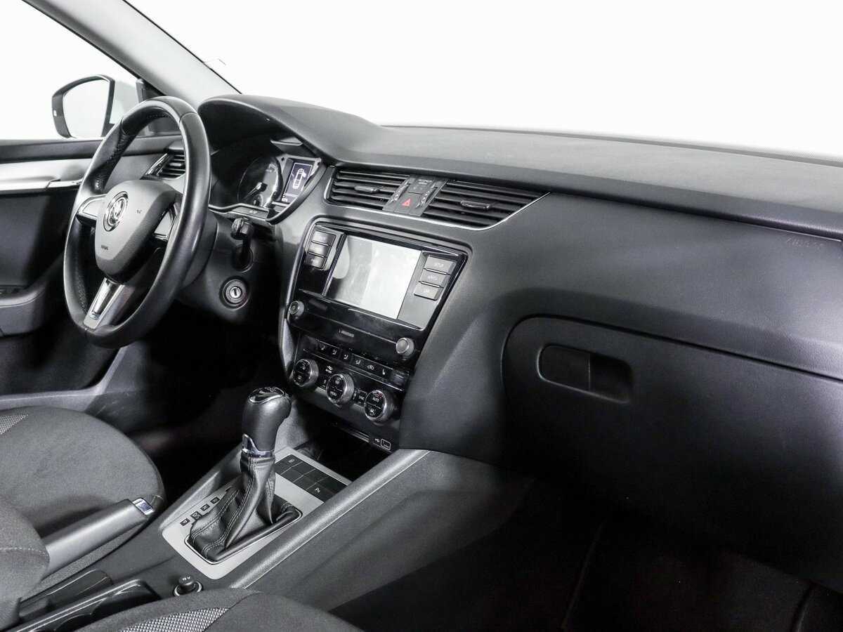 Купить Skoda Octavia с пробегом. Фото: #8