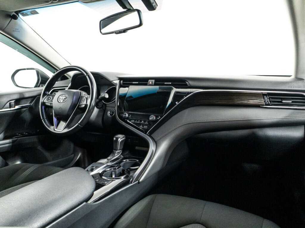 Купить Toyota Camry с пробегом. Фото: #8