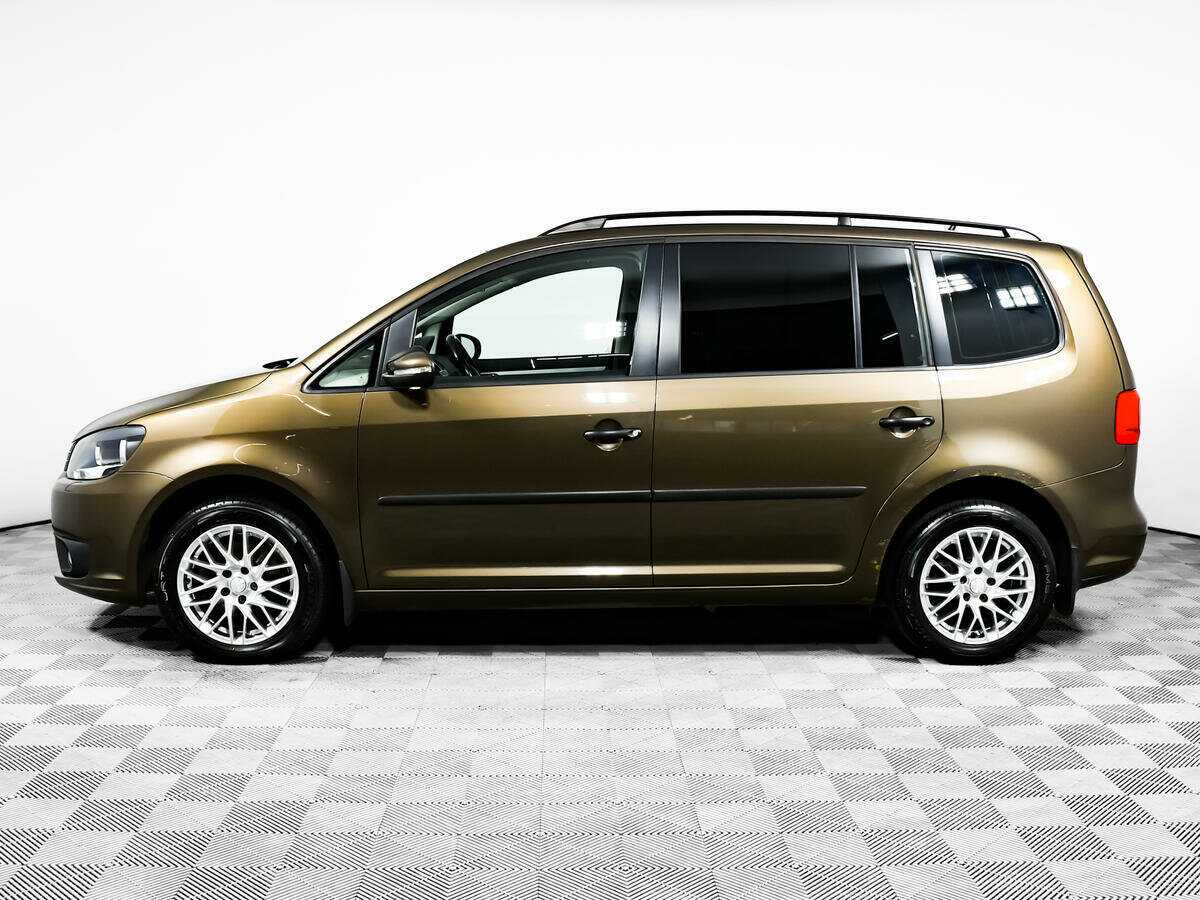 Купить Volkswagen Touran с пробегом. Фото: #7