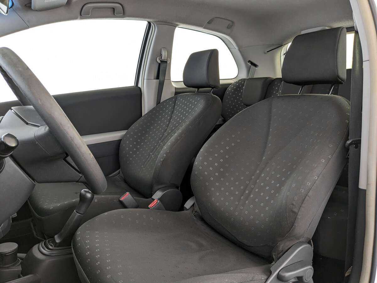 Купить Toyota Yaris с пробегом. Фото: #15