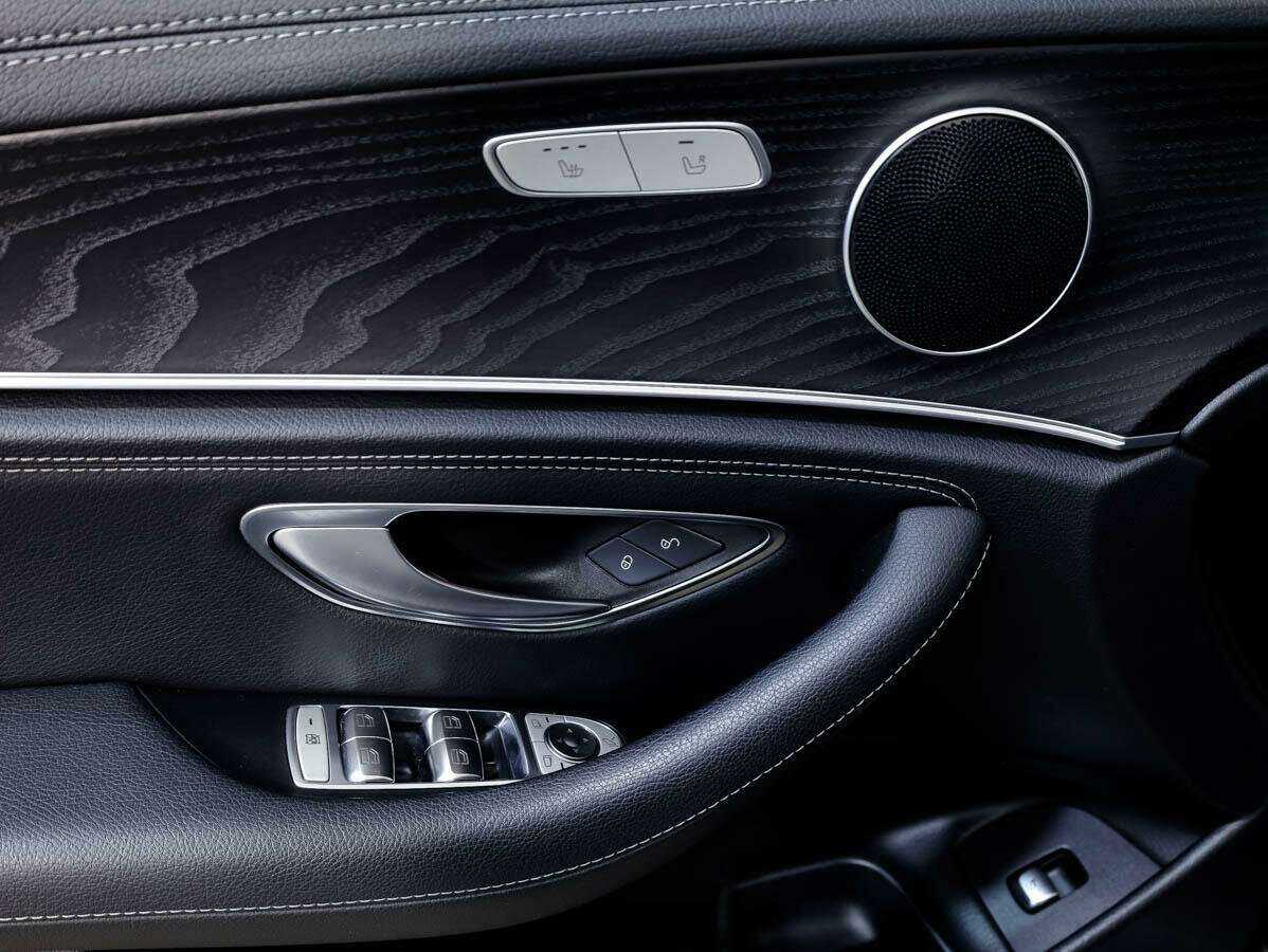 Купить Mercedes-Benz E-Класс с пробегом. Фото: #10