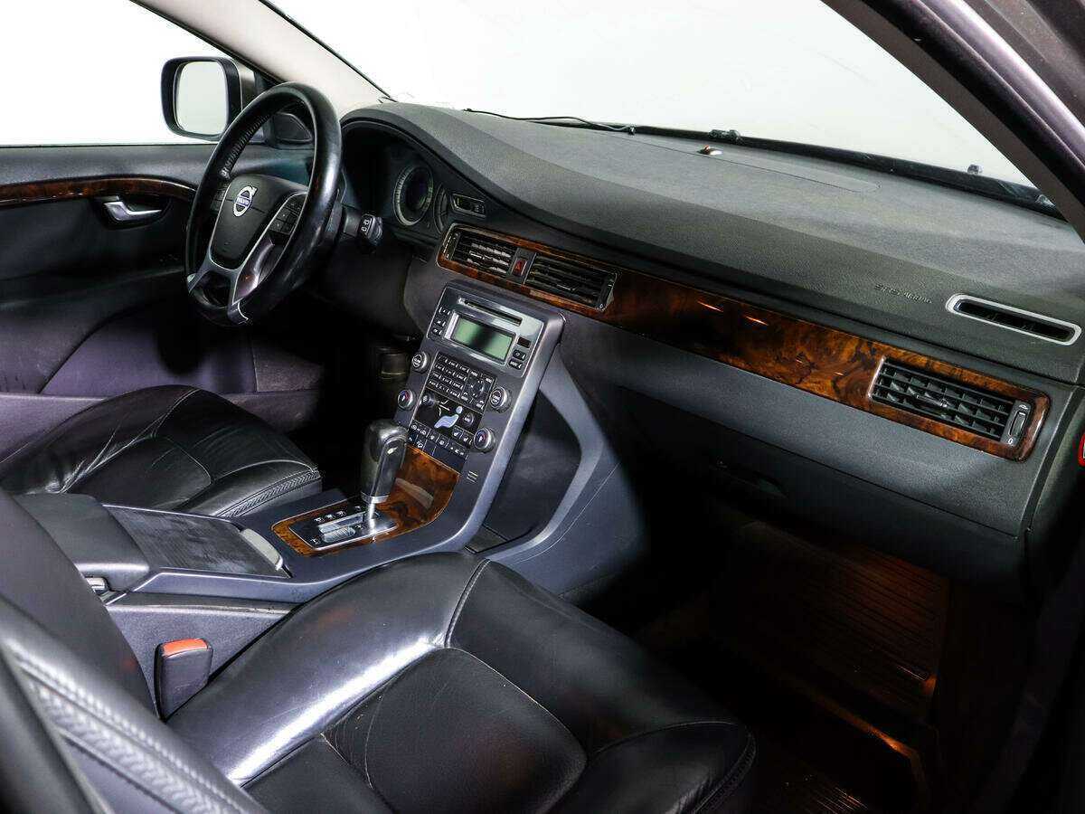 Купить Volvo XC70 с пробегом. Фото: #6